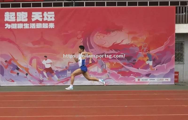 田径选手奔跑如风，轻松夺得冠军