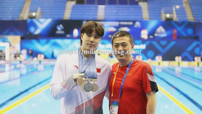 米兰体育-新晋球员在比赛中大放异彩，获得关注