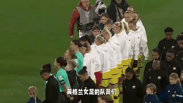 英格兰队凭借进球优势，晋级形势渐显，小组赛颇为顺利